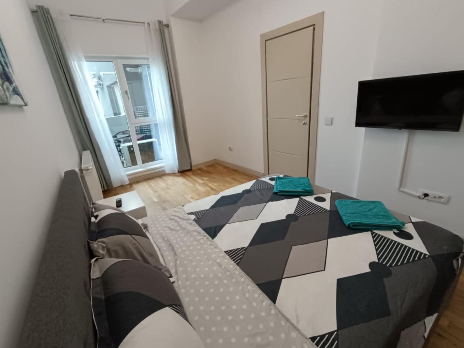 Near Airport 2 Rooms Apartments In Himson Yaş Dış mekan fotoğraf